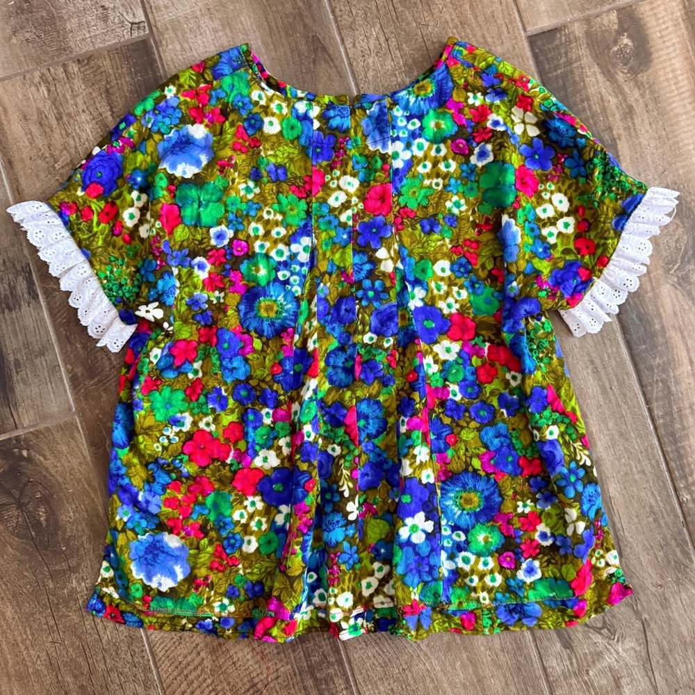 Vintage 70s Women's Kitschy Floral‎ Eyelet Ruffle Blouse, Multi,L